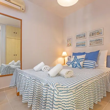 Holiday home Hidden Gem Of , Traditional House & Patio