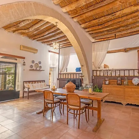 Hidden Gem Of , Traditional House & Patio * Αφάντου